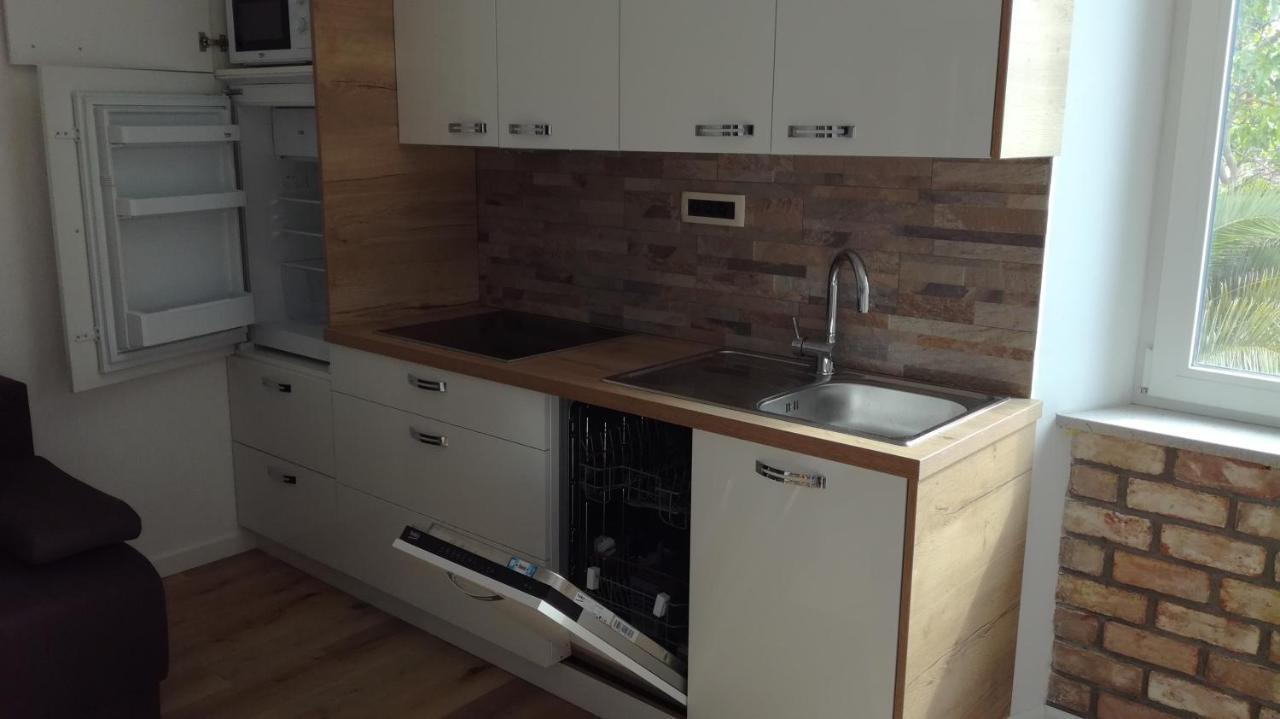 Apartmaji Apollonio إيزولا المظهر الخارجي الصورة