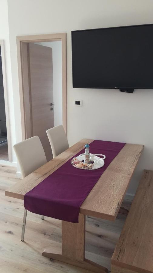 Apartmaji Apollonio إيزولا المظهر الخارجي الصورة