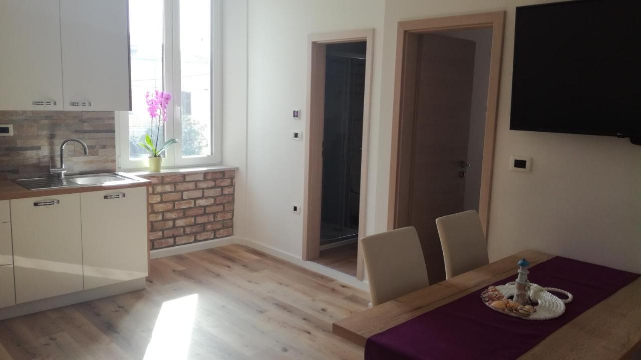 Apartmaji Apollonio إيزولا المظهر الخارجي الصورة
