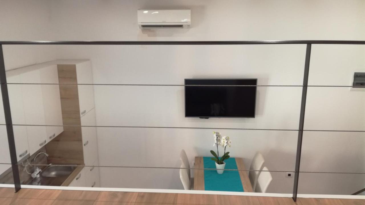 Apartmaji Apollonio إيزولا المظهر الخارجي الصورة